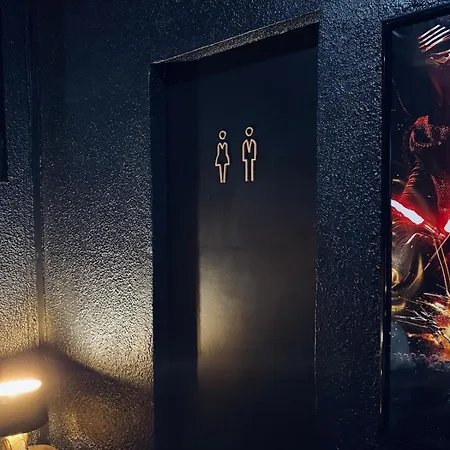 Cine Room - Experience Cinema Privee - Netflix リュネル