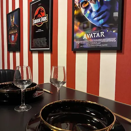 Cine Cinema Netflix Experience * Lunel (Herault)
