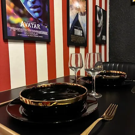 Cine Cinema Netflix Experience *